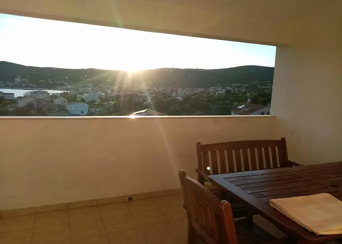 6 Apartament *