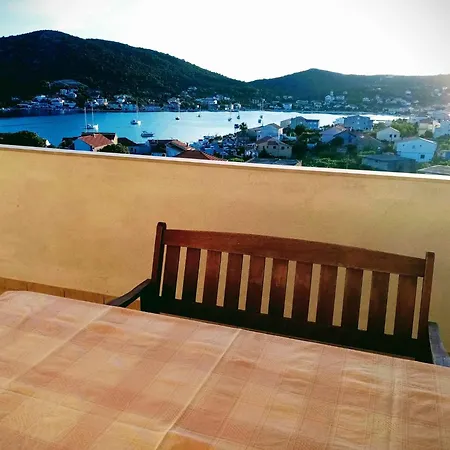 6 Apartment Vinisce