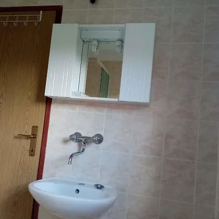 6 Apartment Vinisce